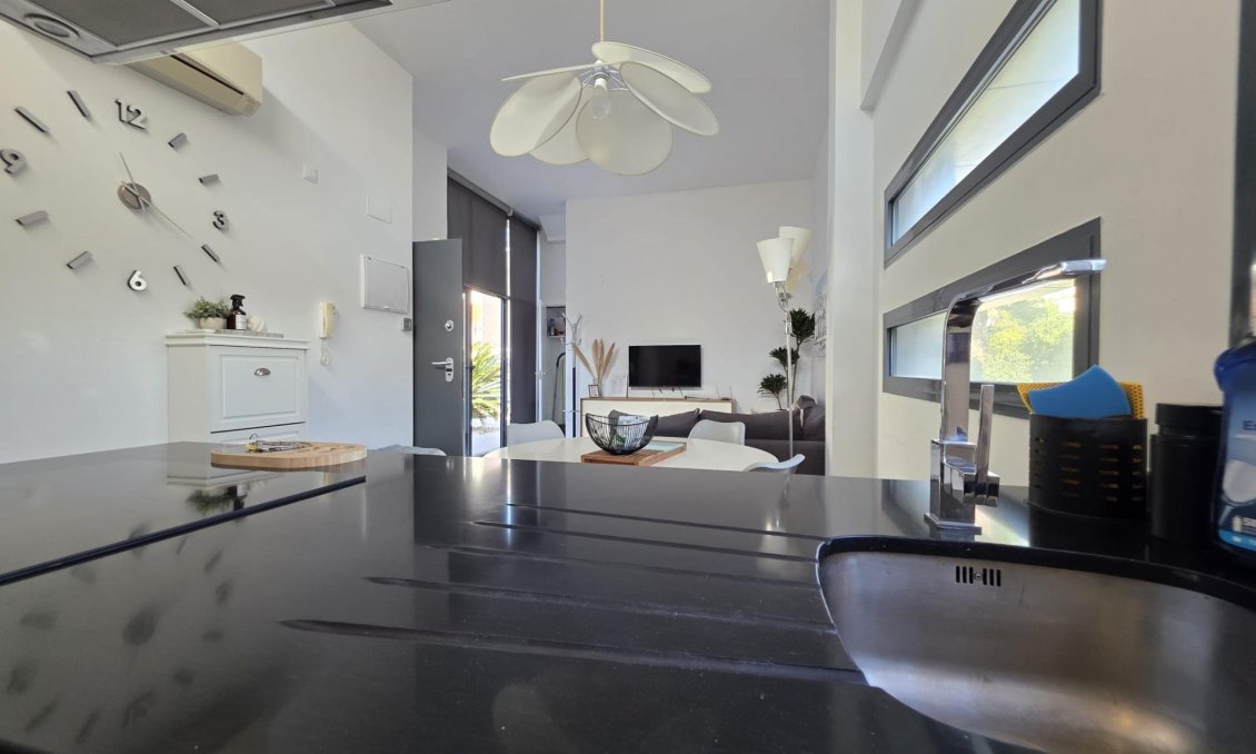 Wiederverkauf - Villa -
Orihuela Costa - Villamartín