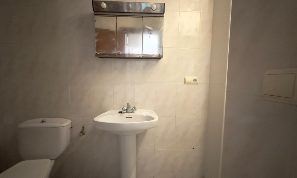 Resale - Apartment -
Torrevieja - Centro