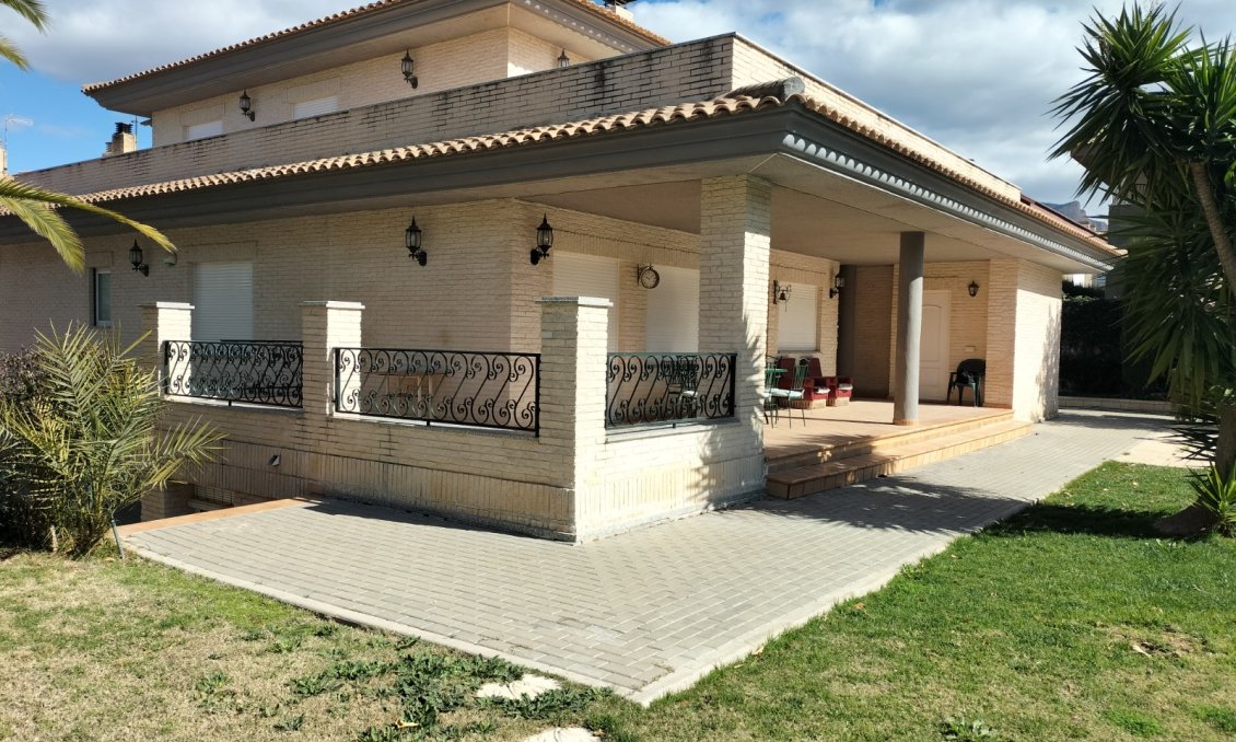 Revente - Villa -
Elda - Inland