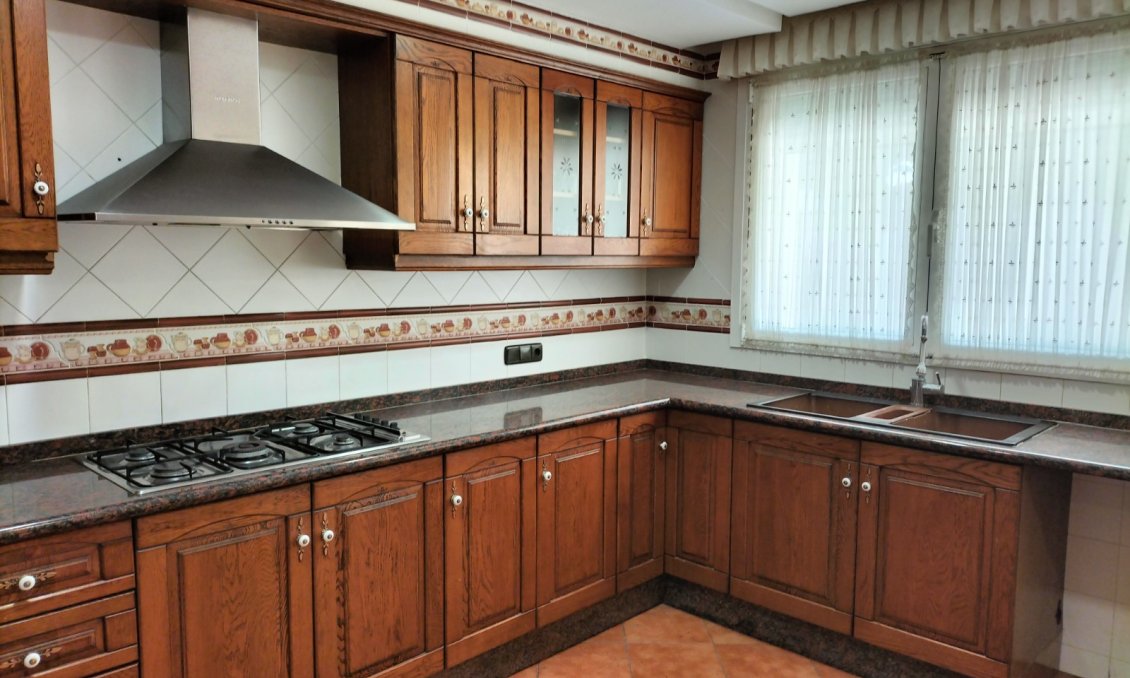 Revente - Villa -
Elda - Inland