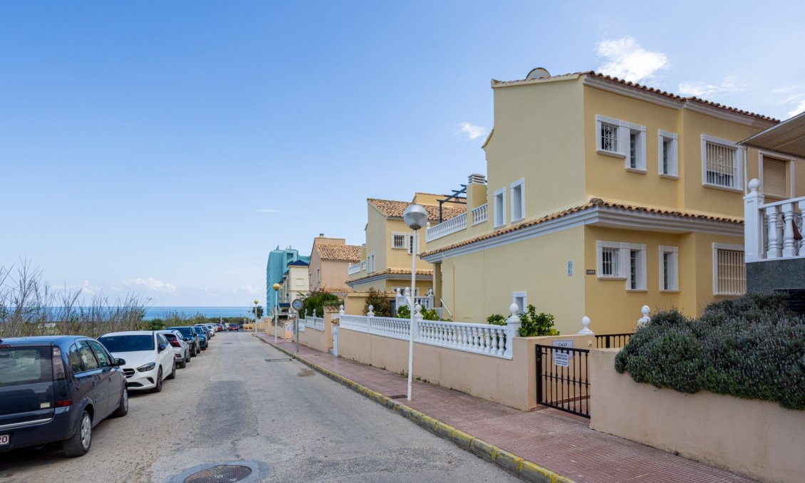 Resale - Villa -
Guardamar del Segura - Costa Blanca