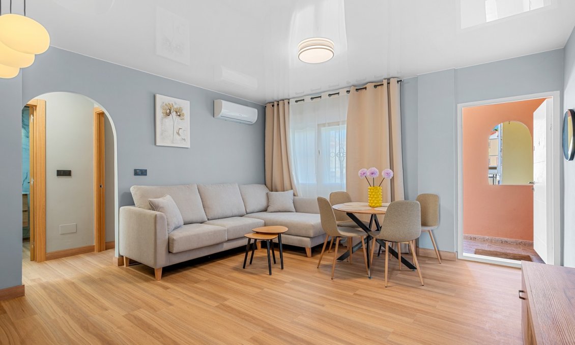 Wiederverkauf - Wohnung -
San Miguel de Salinas - Inland