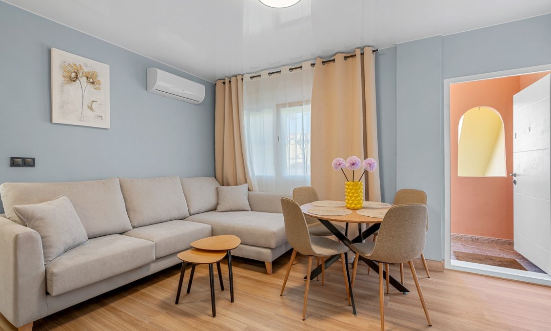 Wiederverkauf - Wohnung -
San Miguel de Salinas - Inland