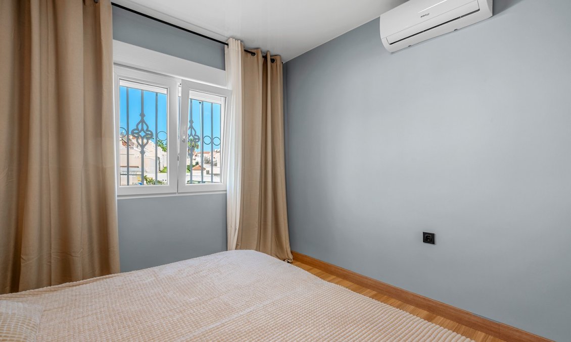 Wiederverkauf - Wohnung -
San Miguel de Salinas - Inland