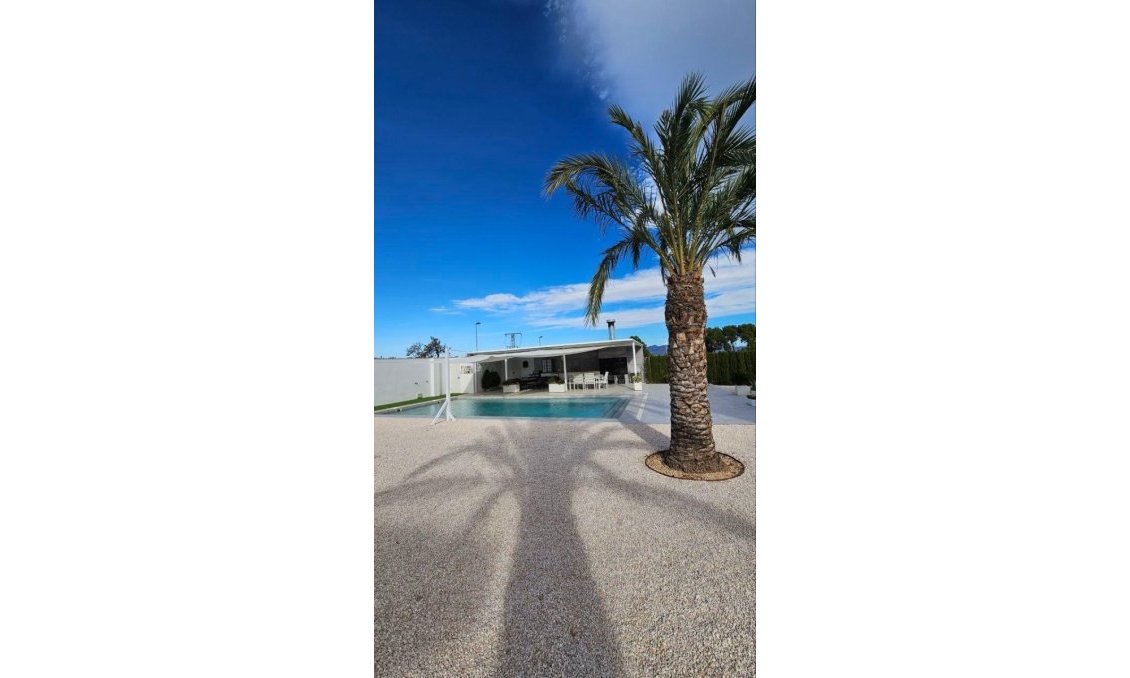 Wiederverkauf - Villa -
Orihuela - Inland