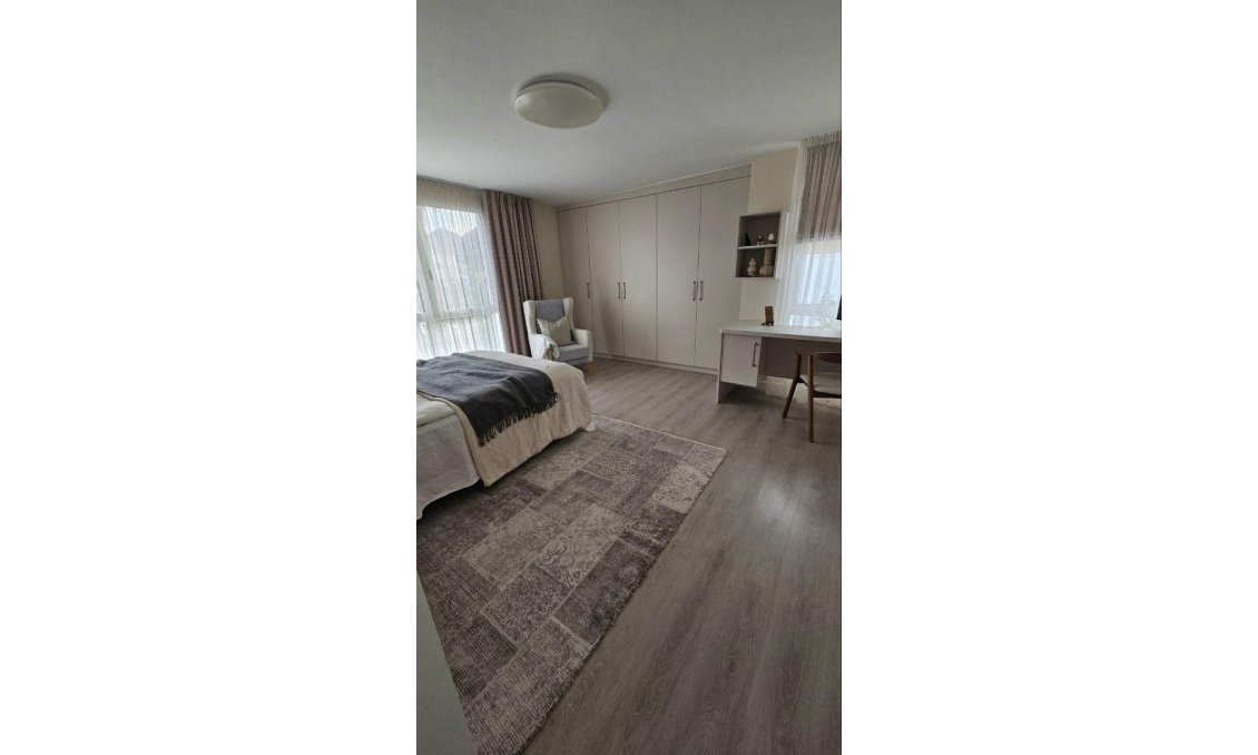 Wiederverkauf - Villa -
Orihuela - Inland