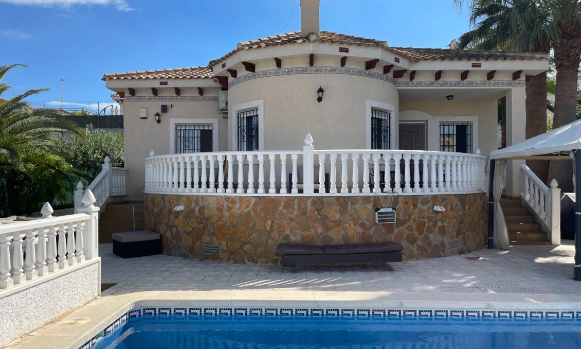 Wiederverkauf - Villa -
Bigastro - Inland