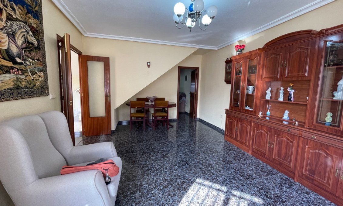 Resale - Town House -
Jacarilla - Inland