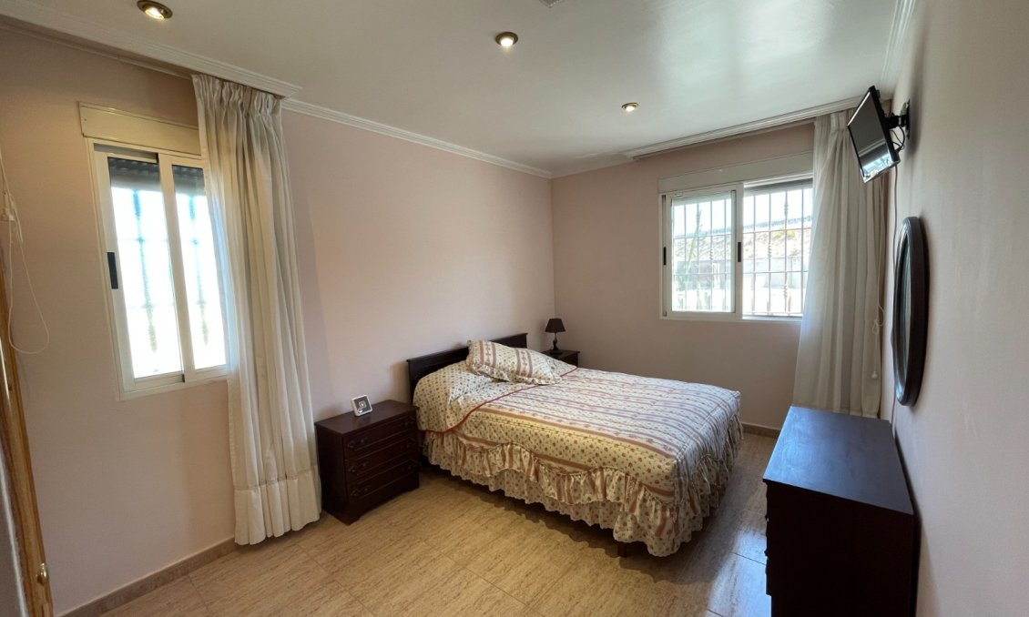 Resale - Villa -
Crevillent - Inland