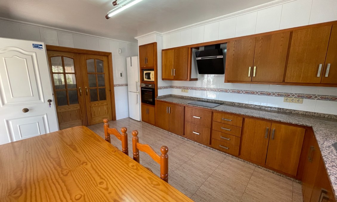 Resale - Villa -
Crevillent - Inland