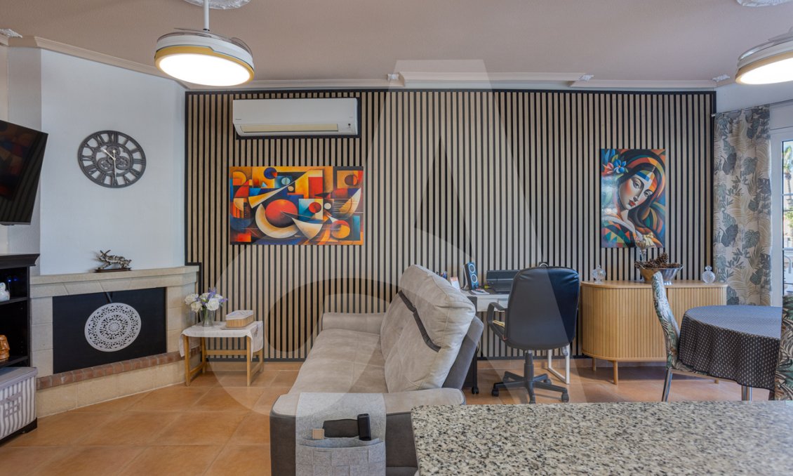 Resale - Villa -
Guardamar del Segura - El Raso