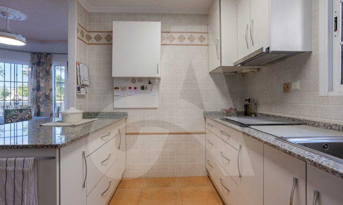 Resale - Villa -
Guardamar del Segura - El Raso