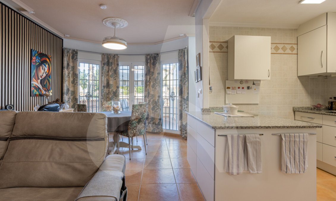 Resale - Villa -
Guardamar del Segura - El Raso