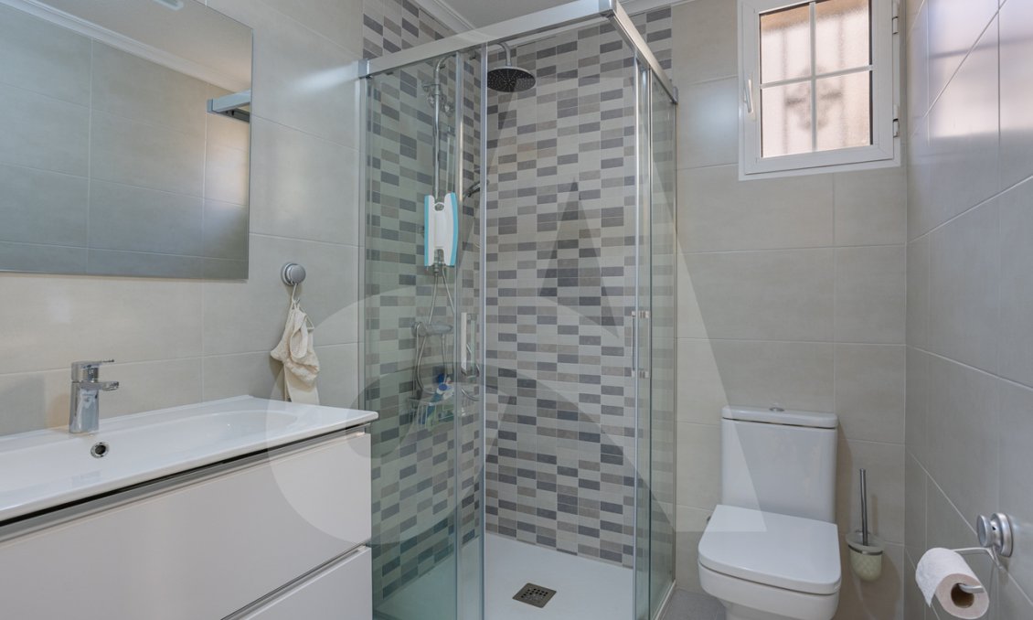 Resale - Villa -
Guardamar del Segura - El Raso