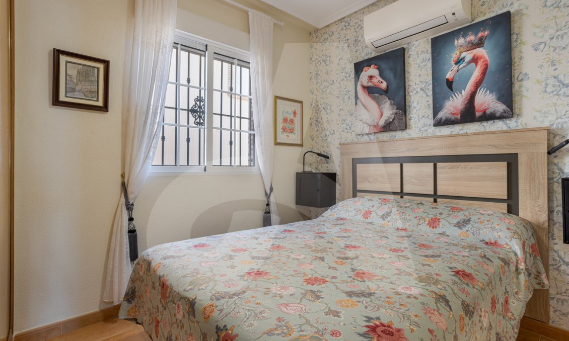 Resale - Villa -
Guardamar del Segura - El Raso