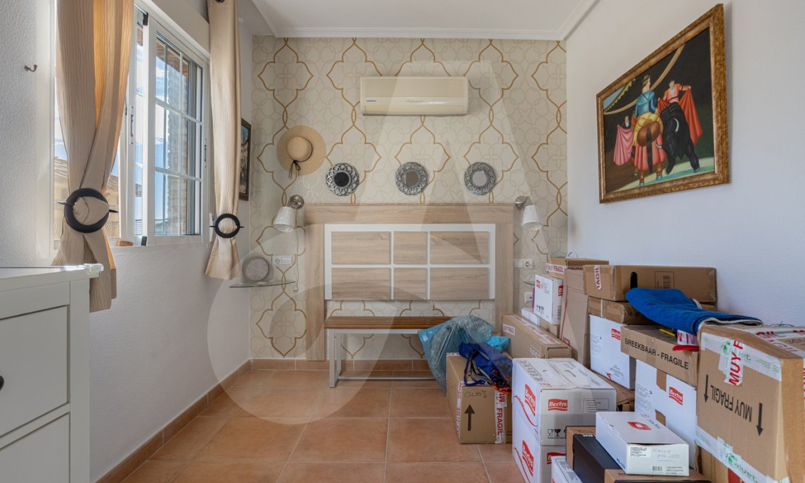 Resale - Villa -
Guardamar del Segura - El Raso