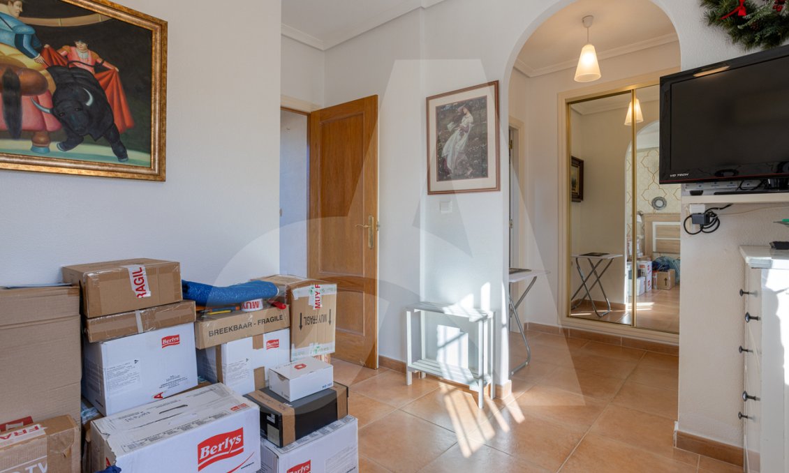 Resale - Villa -
Guardamar del Segura - El Raso