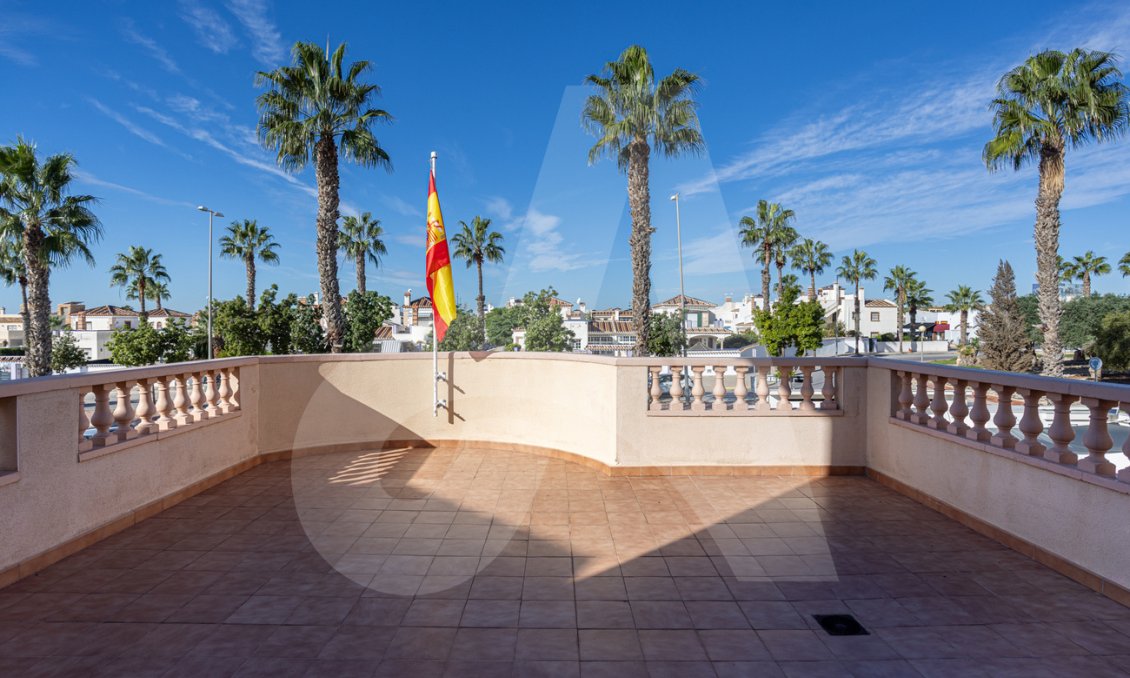 Resale - Villa -
Guardamar del Segura - El Raso