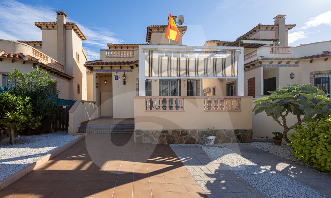 Resale - Villa -
Guardamar del Segura - El Raso