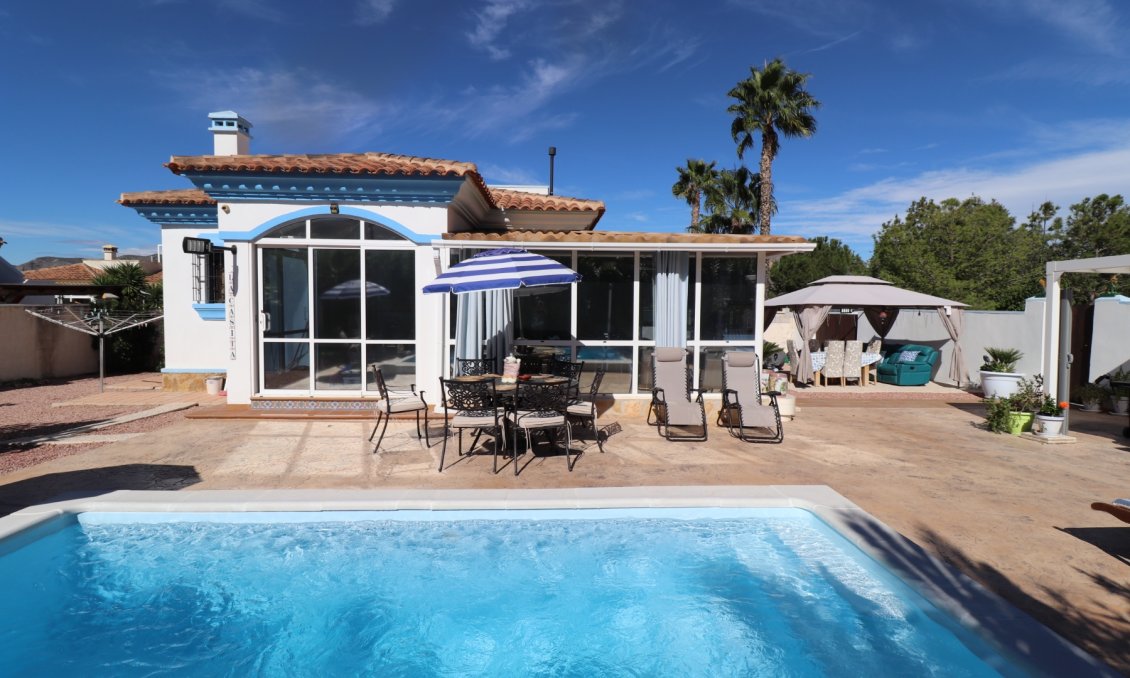 Resale - Villa -
Hondón de las Nieves - Inland