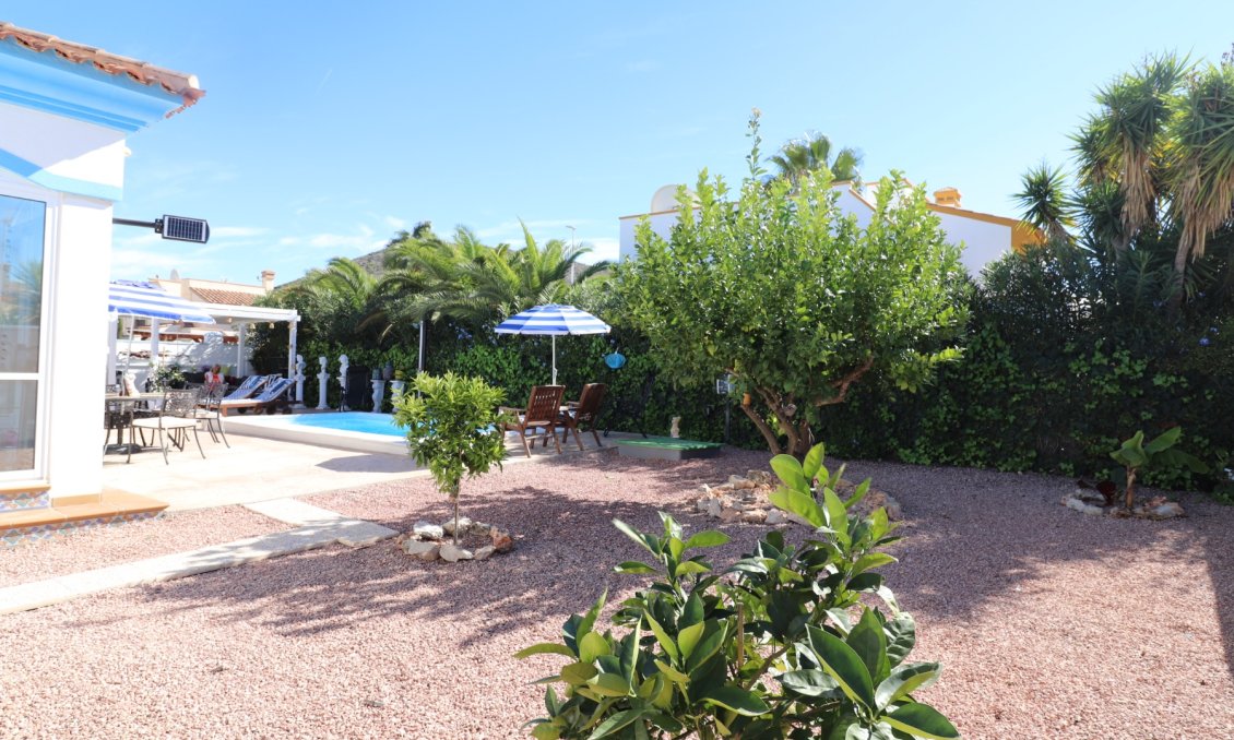 Resale - Villa -
Hondón de las Nieves - Inland