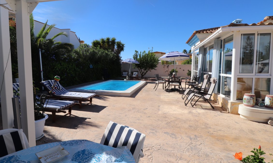 Resale - Villa -
Hondón de las Nieves - Inland