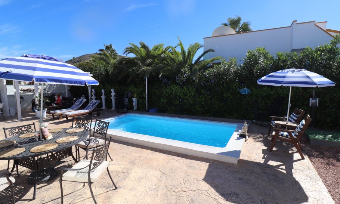 Resale - Villa -
Hondón de las Nieves - Inland