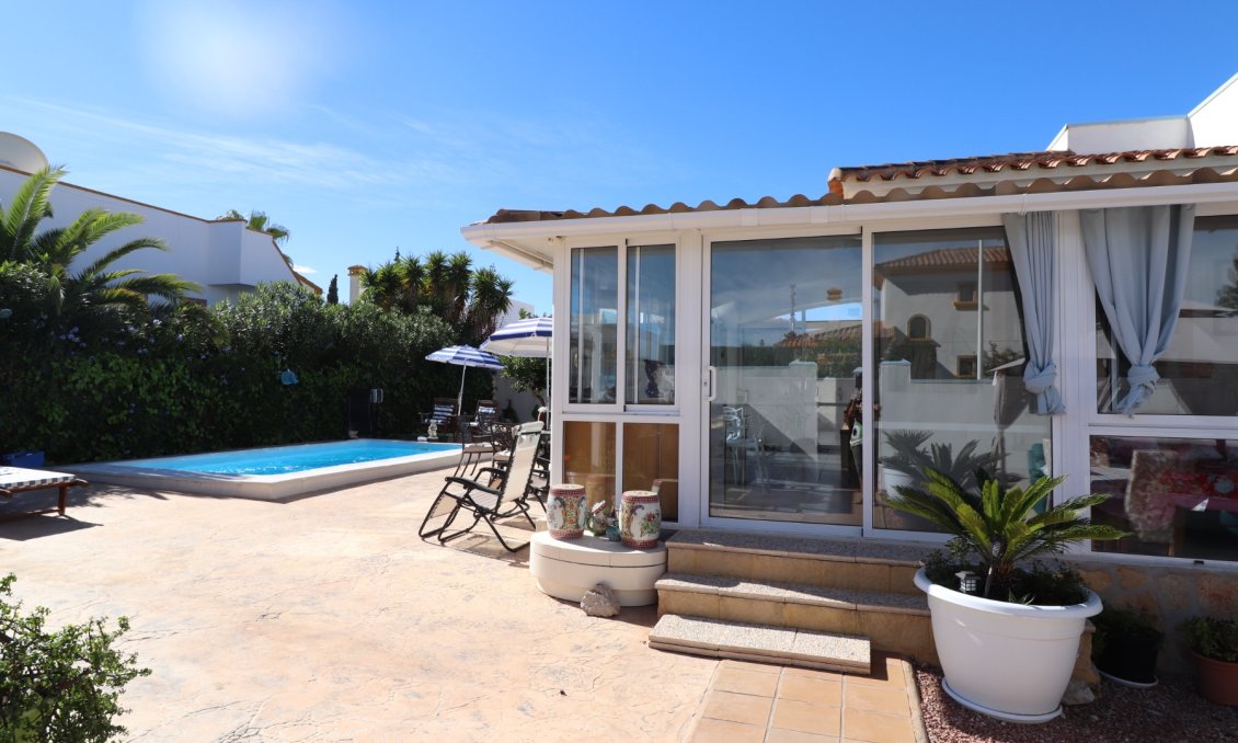 Resale - Villa -
Hondón de las Nieves - Inland