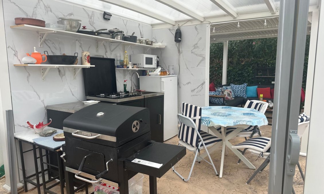 Resale - Villa -
Hondón de las Nieves - Inland