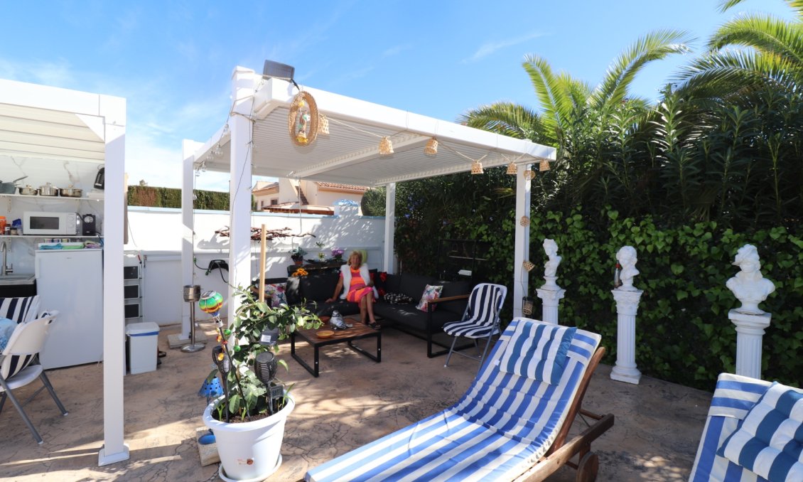 Resale - Villa -
Hondón de las Nieves - Inland