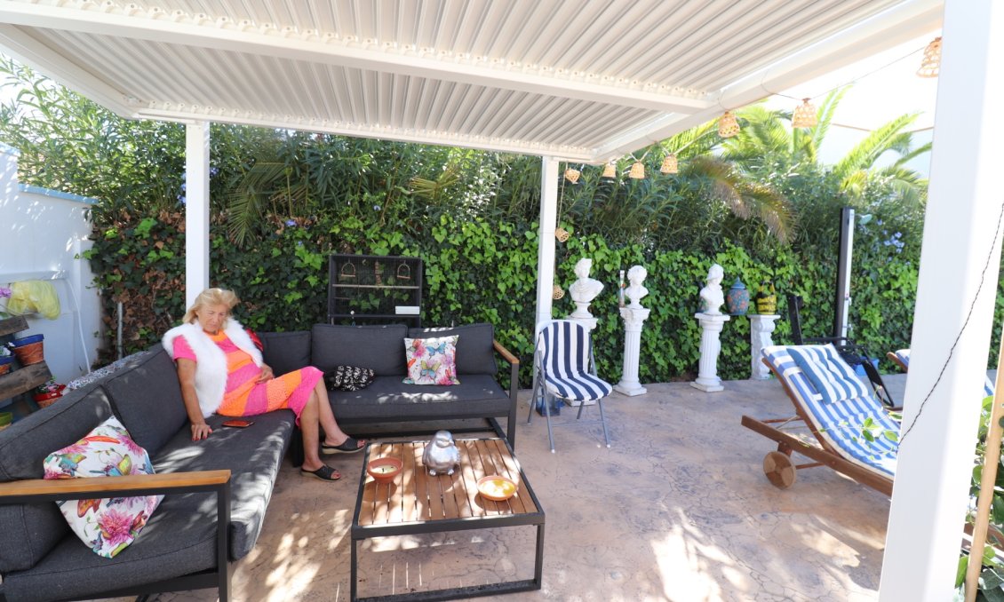 Resale - Villa -
Hondón de las Nieves - Inland