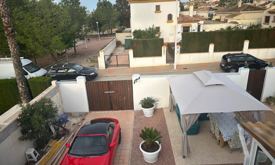 Resale - Villa -
Hondón de las Nieves - Inland