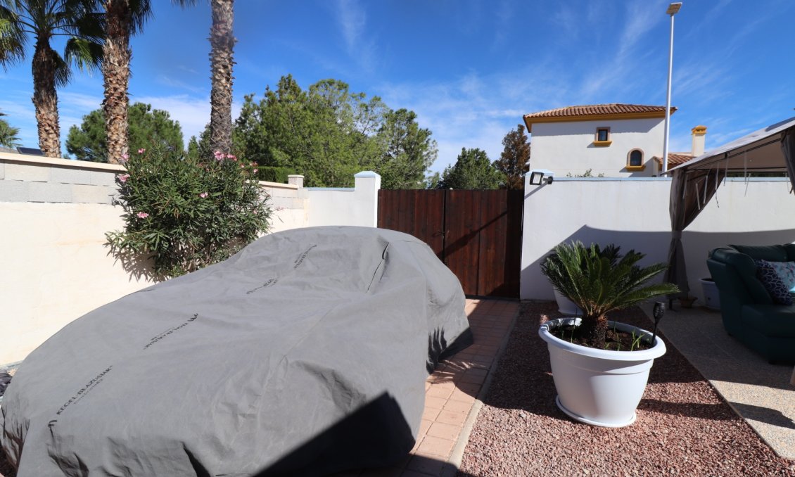 Resale - Villa -
Hondón de las Nieves - Inland