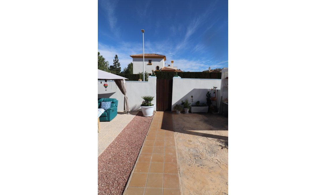 Resale - Villa -
Hondón de las Nieves - Inland