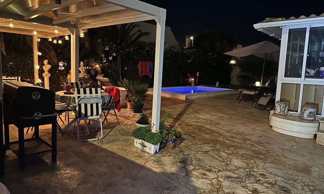 Resale - Villa -
Hondón de las Nieves - Inland