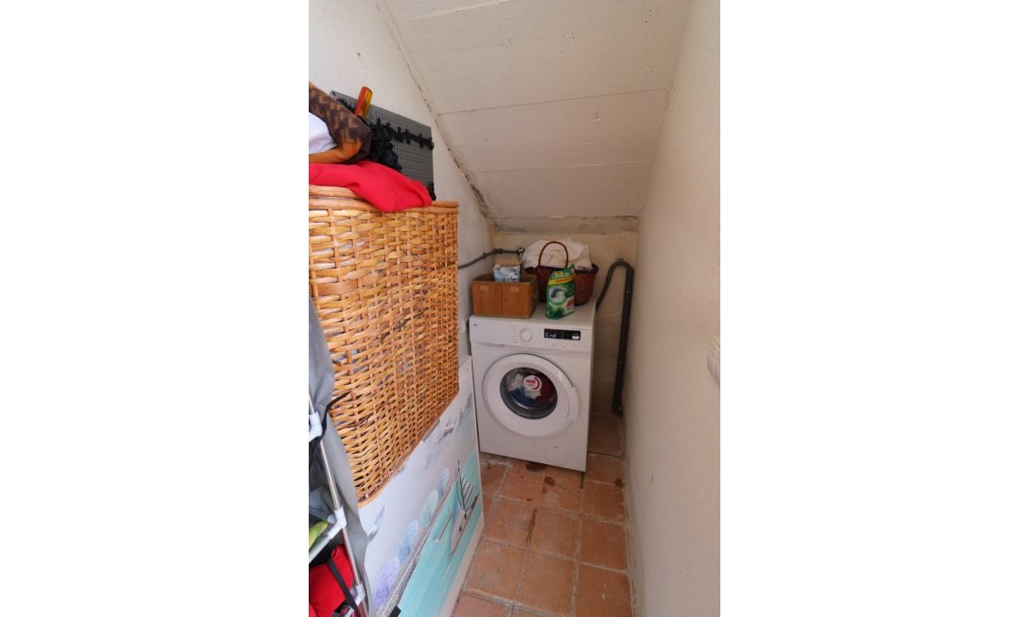 Resale - Villa -
Hondón de las Nieves - Inland