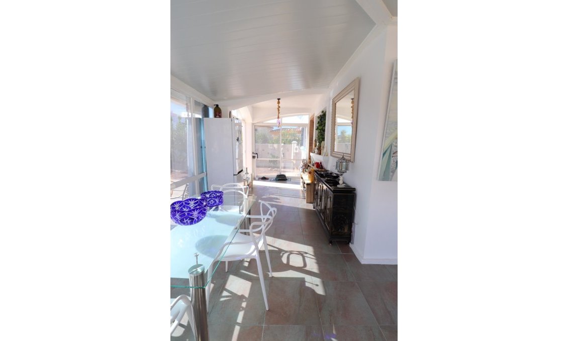 Resale - Villa -
Hondón de las Nieves - Inland