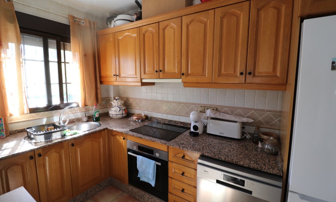 Resale - Villa -
Hondón de las Nieves - Inland