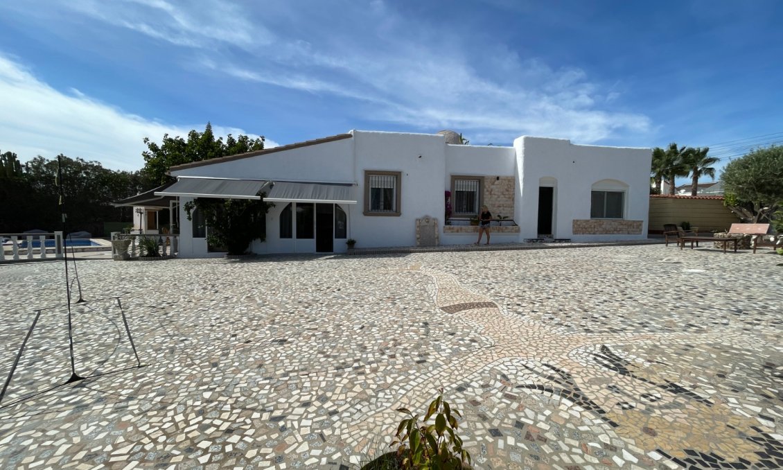 Resale - Villa -
Ciudad Quesada - Costa Blanca