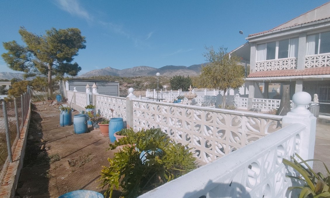 Resale - Villa -
Crevillent - Inland