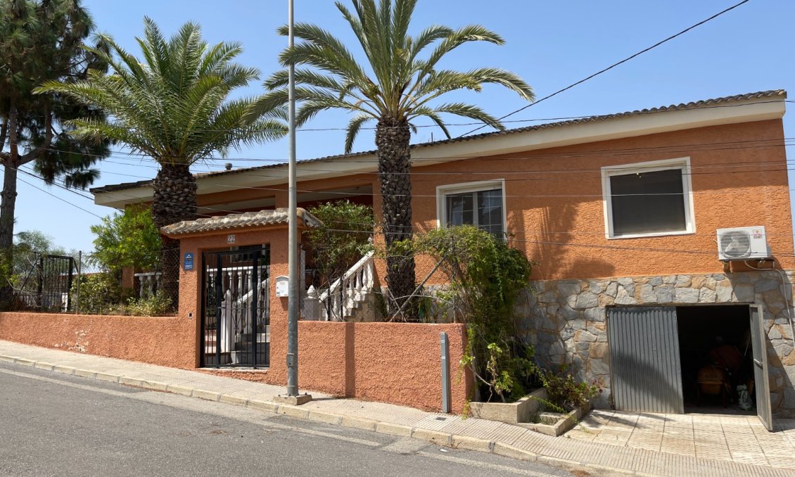 Resale - Villa -
Benijofar - Costa Blanca