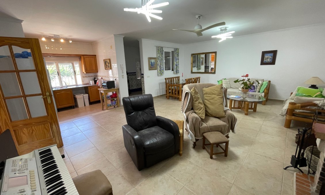 Resale - Villa -
Daya Nueva - Costa Blanca