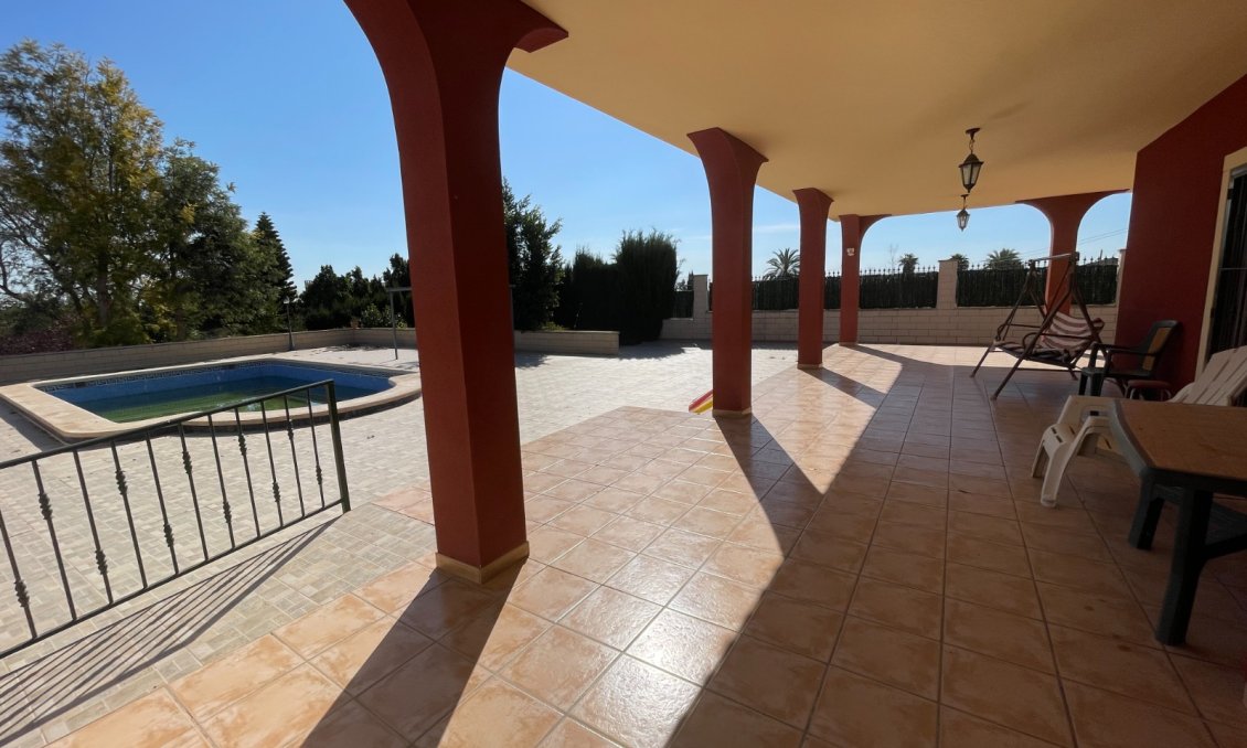 Resale - Villa -
Albatera - Inland