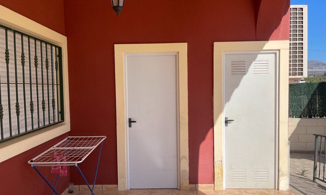 Resale - Villa -
Albatera - Inland