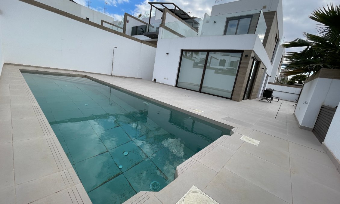 Resale - Villa -
Benijofar - Costa Blanca