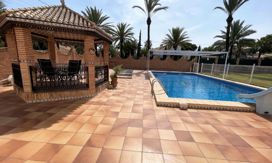 Használt Ingatlanok - Villa -
Orihuela Costa - Costa Blanca