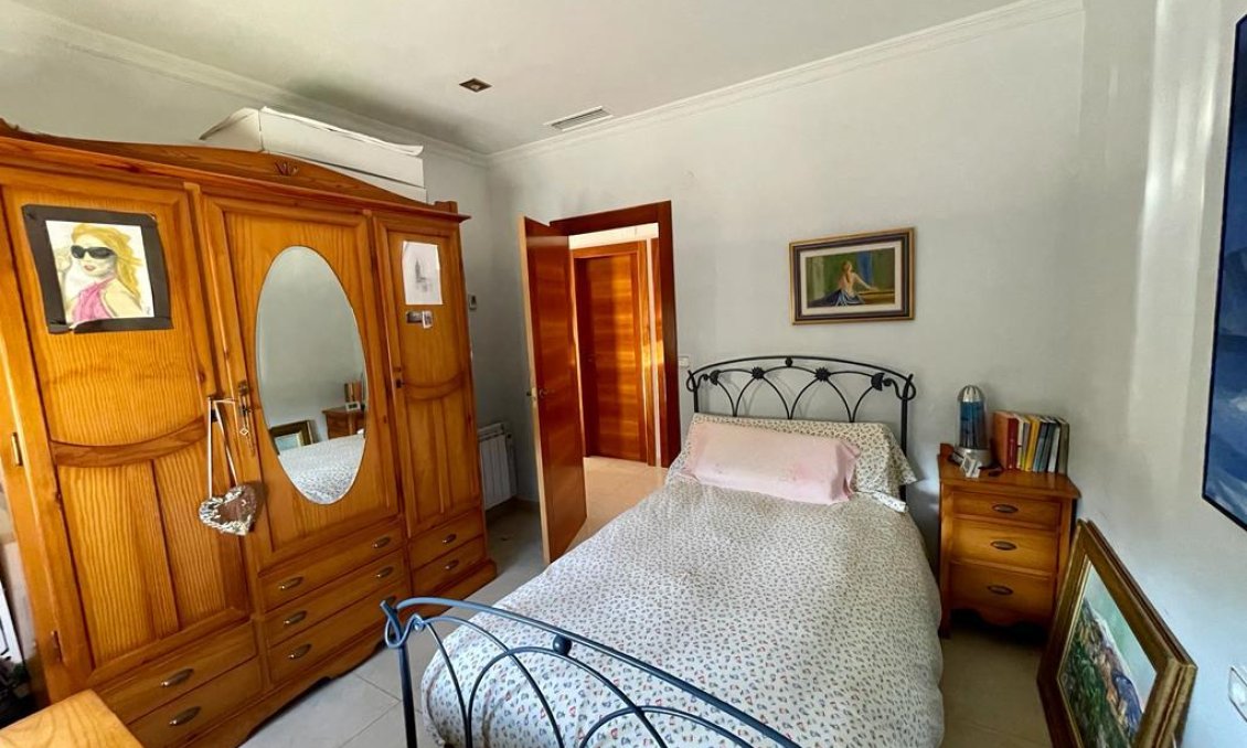 Wiederverkauf - Villa -
Albatera - Inland