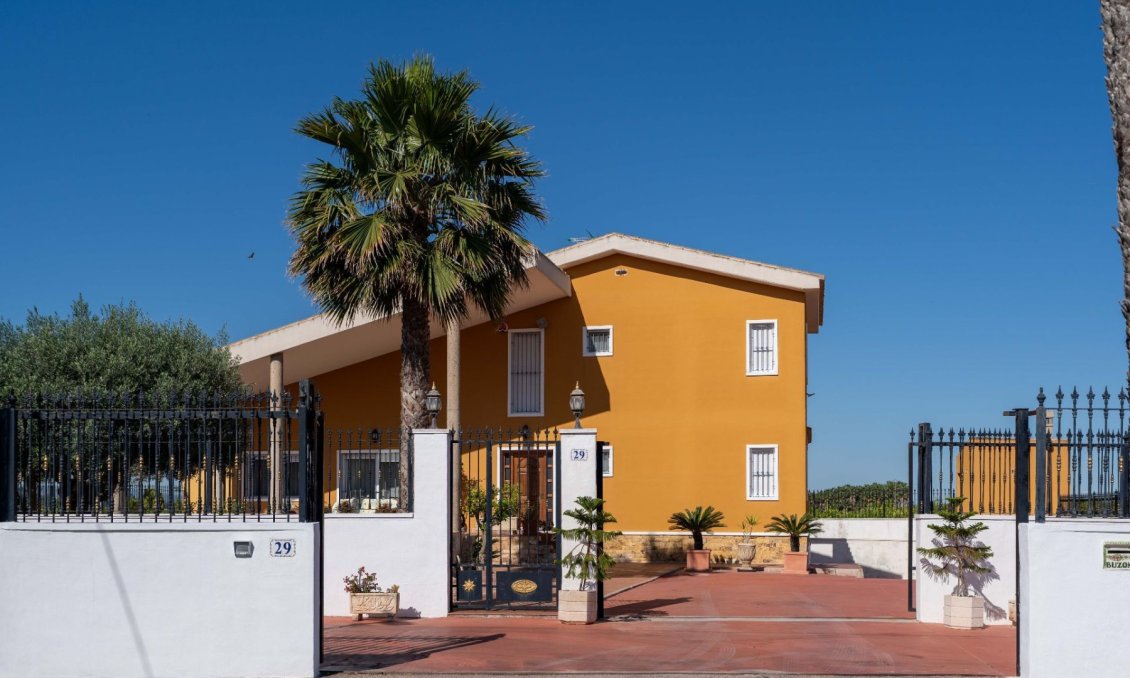 Resale - Villa -
Orihuela - Inland