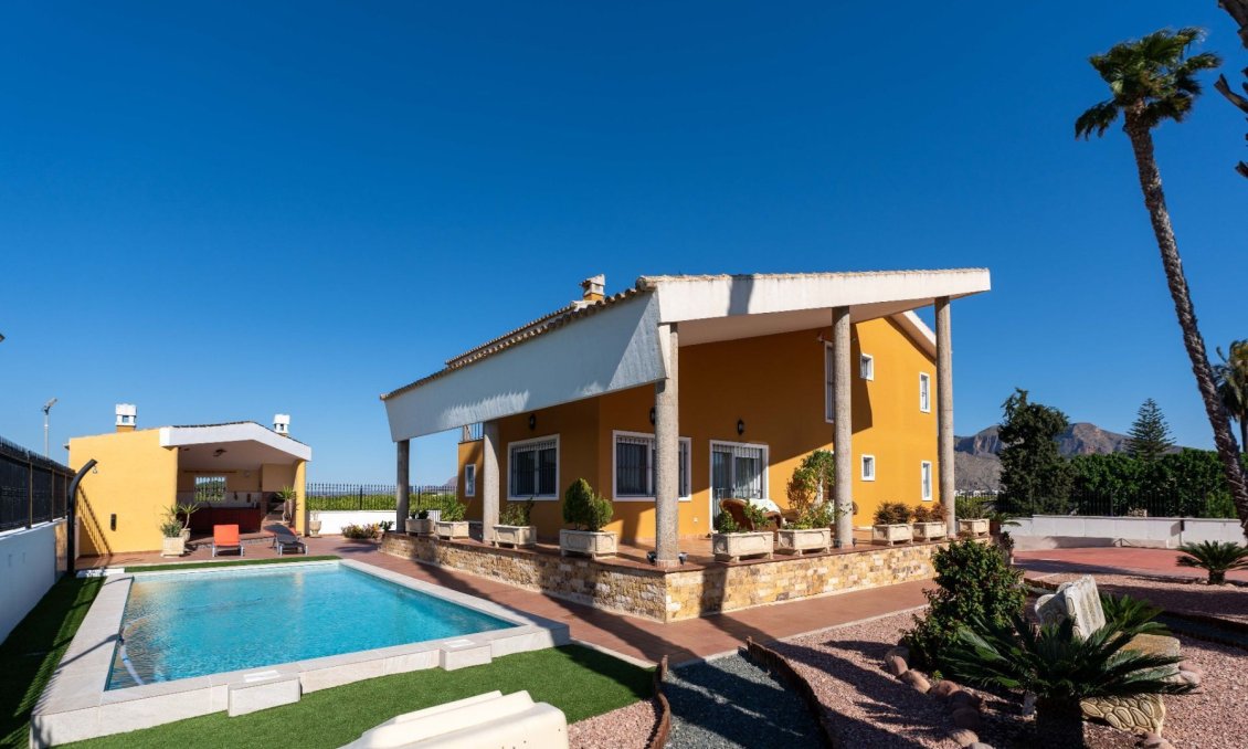 Resale - Villa -
Orihuela - Inland