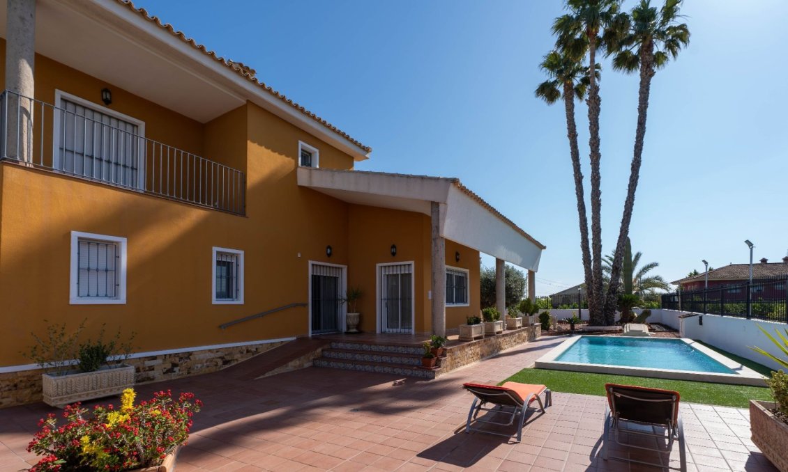 Resale - Villa -
Orihuela - Inland